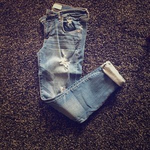 A&F Distressed Skinny Jeans 👖